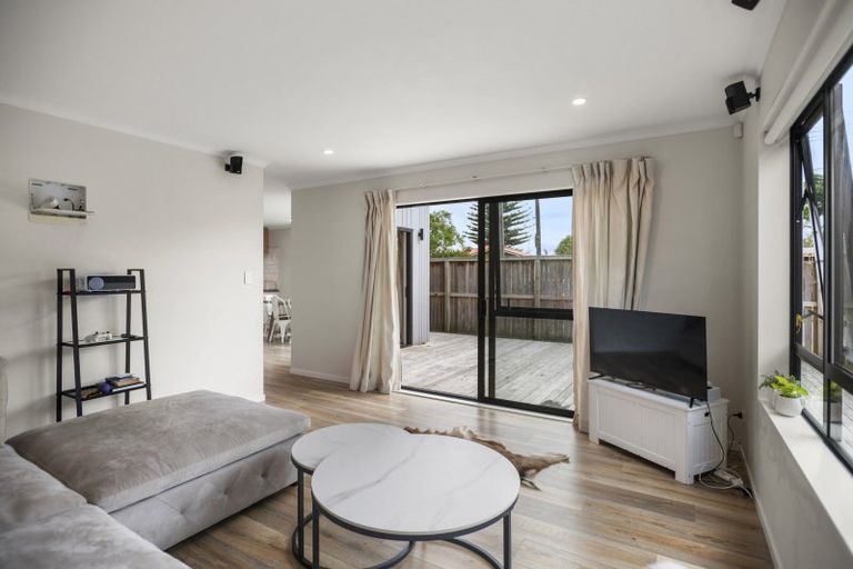 Photo of property in 2 Millen Avenue, Pakuranga, Auckland, 2010