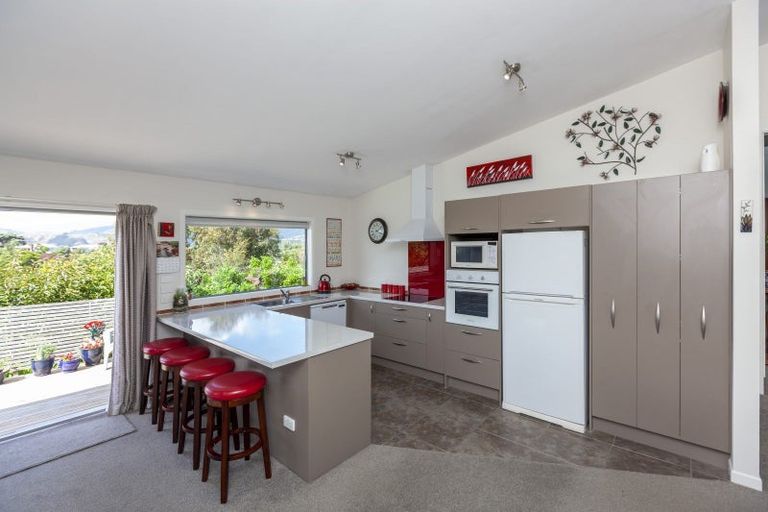Photo of property in 5 Newry Road, Raumati Beach, Paraparaumu, 5032