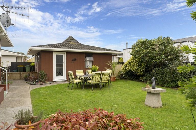 Photo of property in 10 Te Kama Street, Levin, 5510