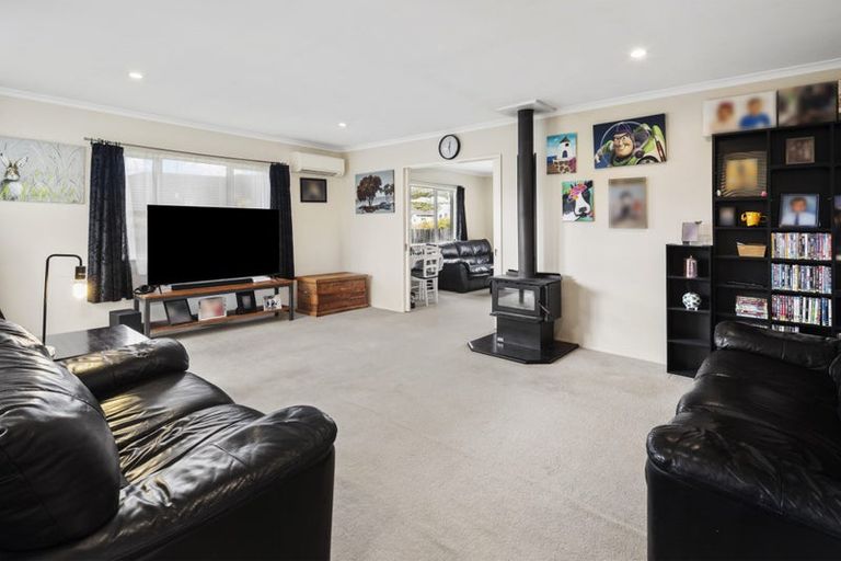 Photo of property in 231 Mark Avenue, Grenada Village, Wellington, 6037