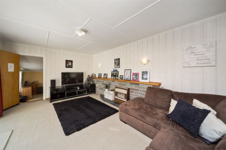 Photo of property in 9 Fyson Place, Hawera, 4610