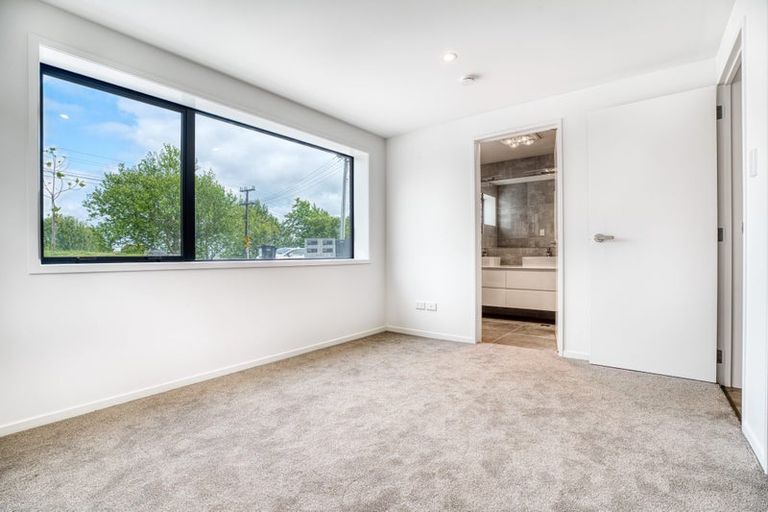 Photo of property in 4/5 Marsh Avenue, Forrest Hill, Auckland, 0620