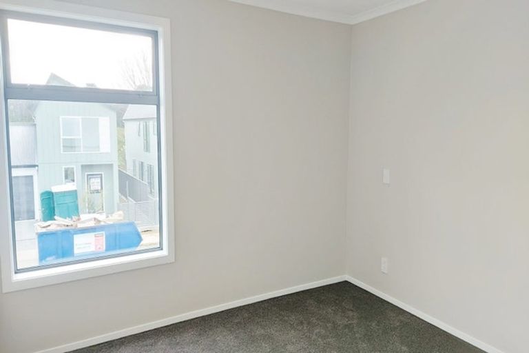Photo of property in 25 Koreke Close, Kenepuru, Porirua, 5022