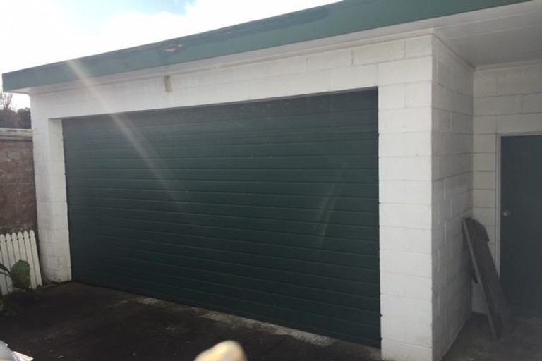 Photo of property in 52 Oxford Street, Tawa, Wellington, 5028