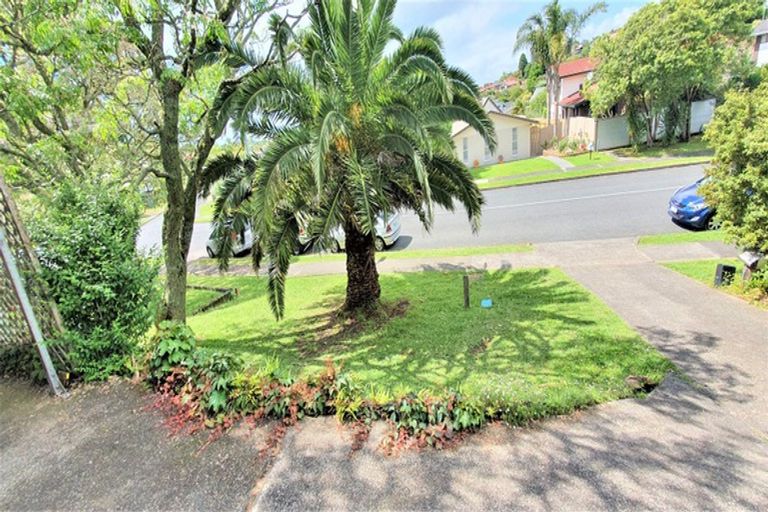 Photo of property in 90 Stapleford Crescent, Browns Bay, Auckland, 0630