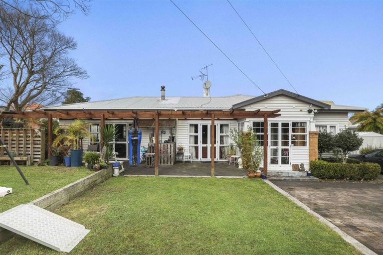 Photo of property in 117 Forest Lake Road, Forest Lake, Hamilton, 3200