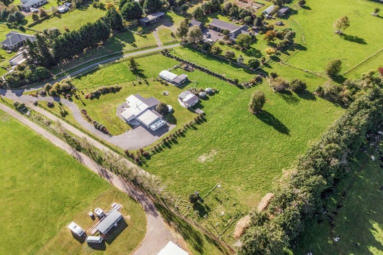 Photo of property in 424b Tararua Road, Levin, 5571