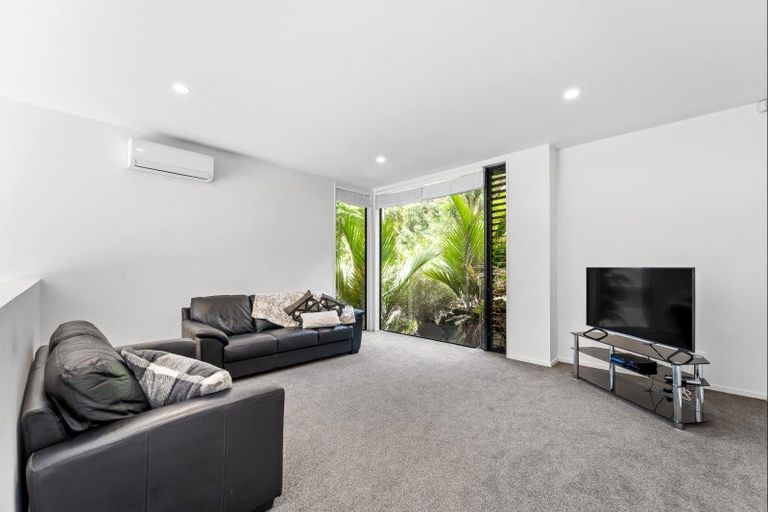Photo of property in 11b Duncansby Road, Stanmore Bay, Whangaparaoa, 0932