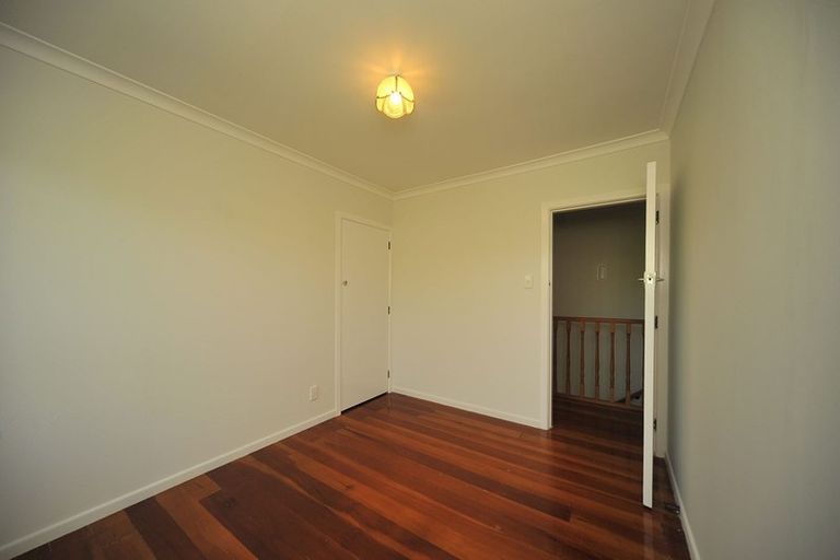 Photo of property in 20 Lyndhurst Road, Tawa, Wellington, 5028