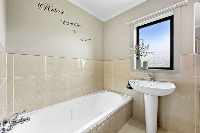 Photo of property in 1 Montgomery Crescent, Kinloch, Taupo, 3377