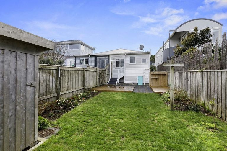Photo of property in 23 Trent Street, Island Bay, Wellington, 6023