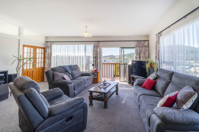 Photo of property in 11 Katarina Grove, Tawa, Wellington, 5028
