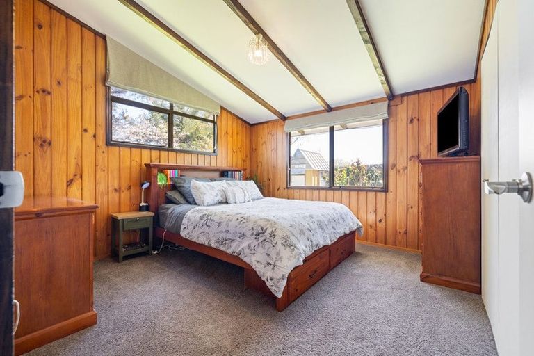 Photo of property in 6 Colonial Place, Kelvin Grove, Palmerston North, 4414