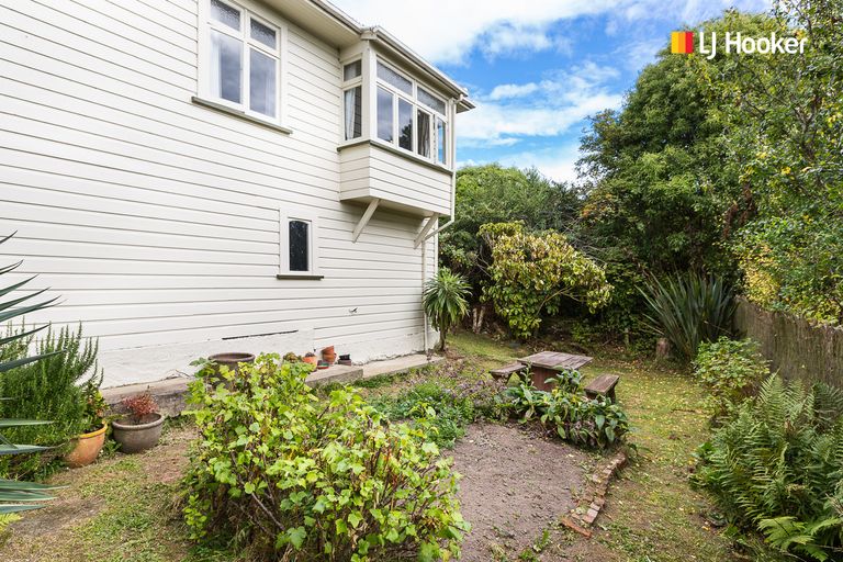 Photo of property in 24 Springhill Road, Mornington, Dunedin, 9011