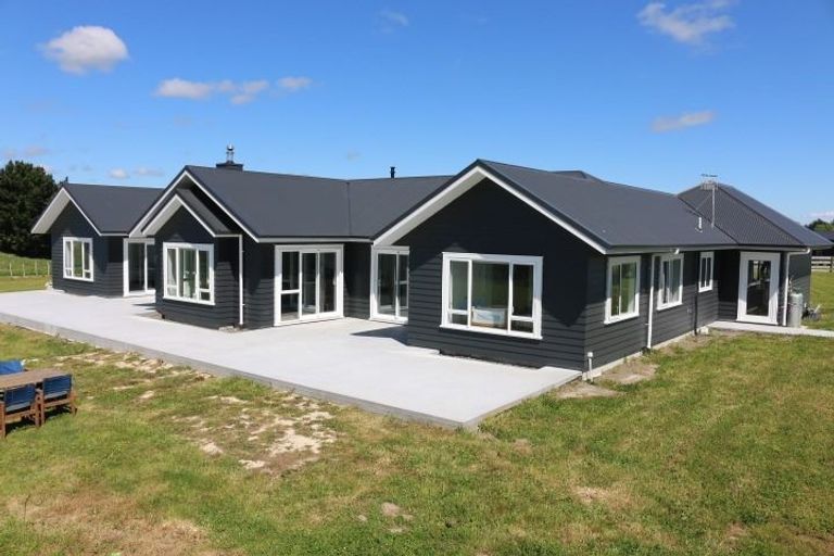 Photo of property in 83 View Road, Halcombe, Feilding, 4779
