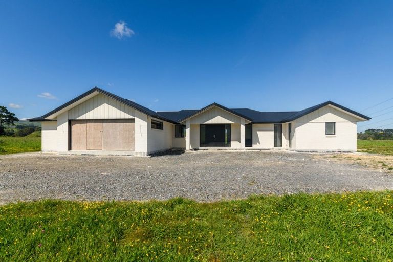 Photo of property in 270 Valley Views, Fitzherbert, Palmerston North, 4472