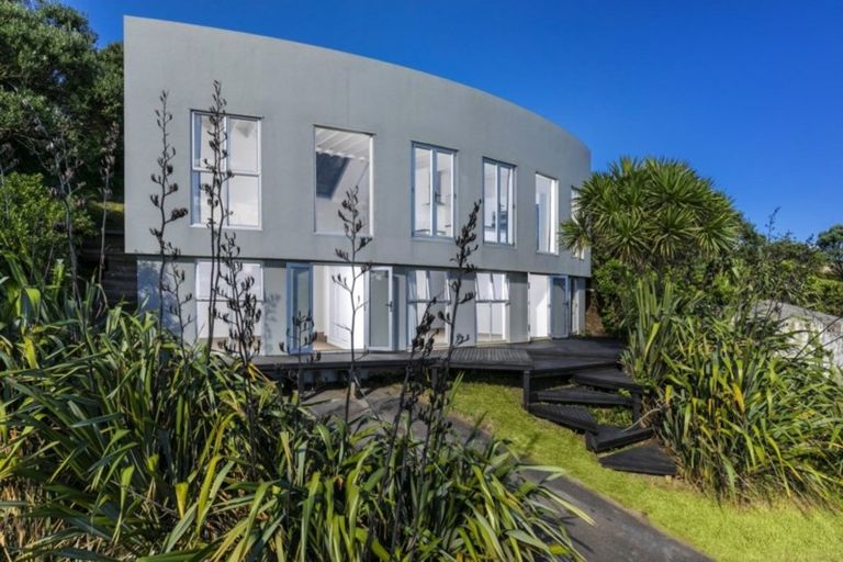 Photo of property in 40 Waitea Road, Muriwai, Waimauku, 0881