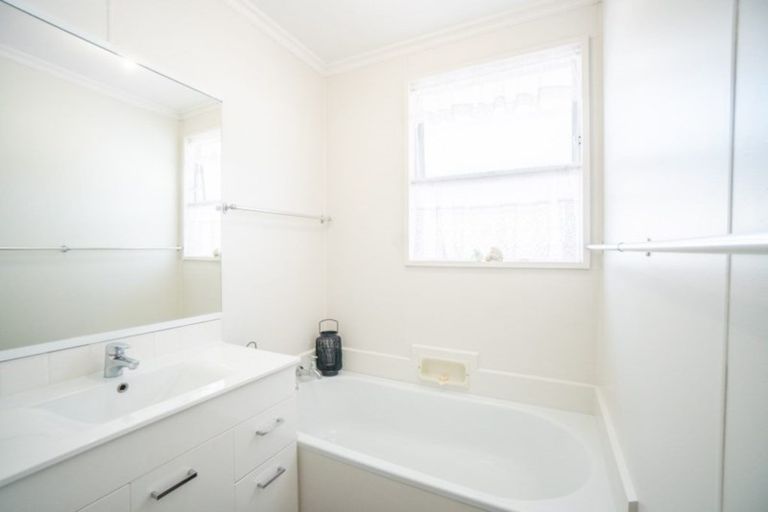Photo of property in 3/132 Heretaunga Street, Palmerston North, 4414