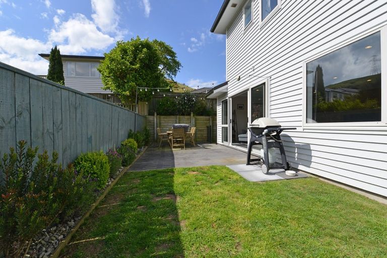 Photo of property in 5a Gifford Grove, Churton Park, Wellington, 6037