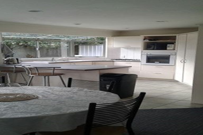 Photo of property in 16 Stewart Gibson Place, Manurewa, Auckland, 2105
