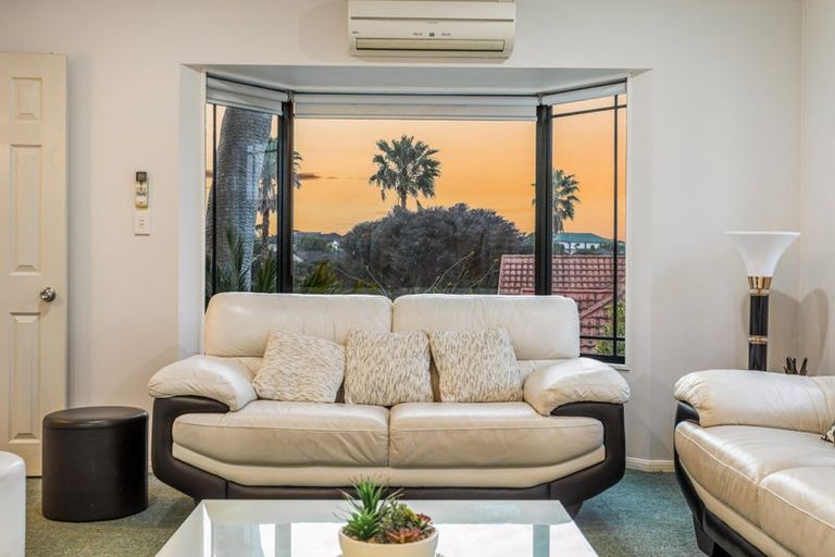 Photo of property in 28 Carnelian Court, Westgate, Auckland, 0614