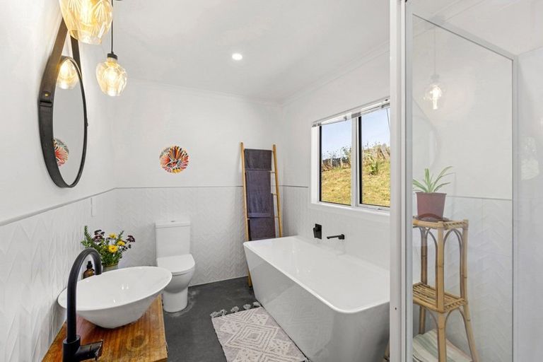 Photo of property in 42 Van Houtte Road, Raglan, 3295