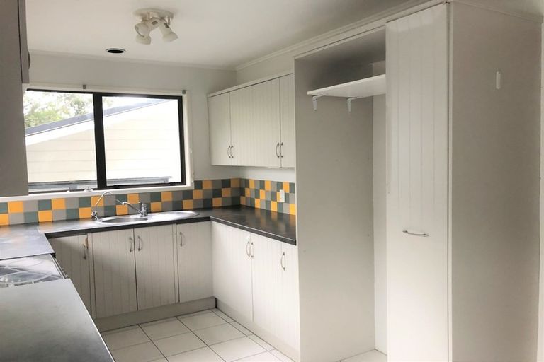 Photo of property in 7 Nielsen Place, Massey, Auckland, 0614