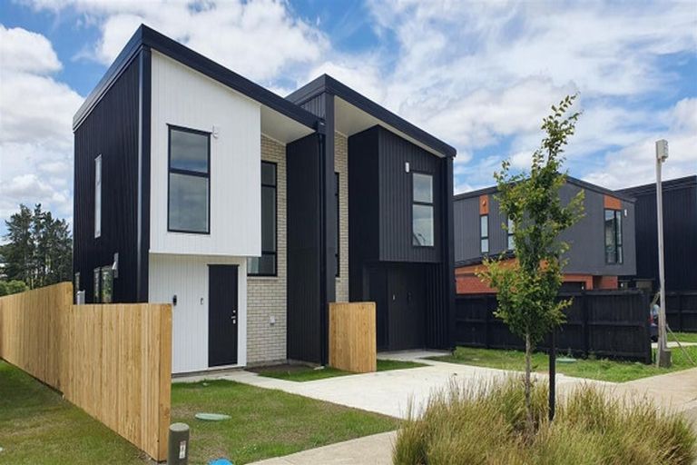 Photo of property in 21 Waikaha Street, Pokeno, 2472