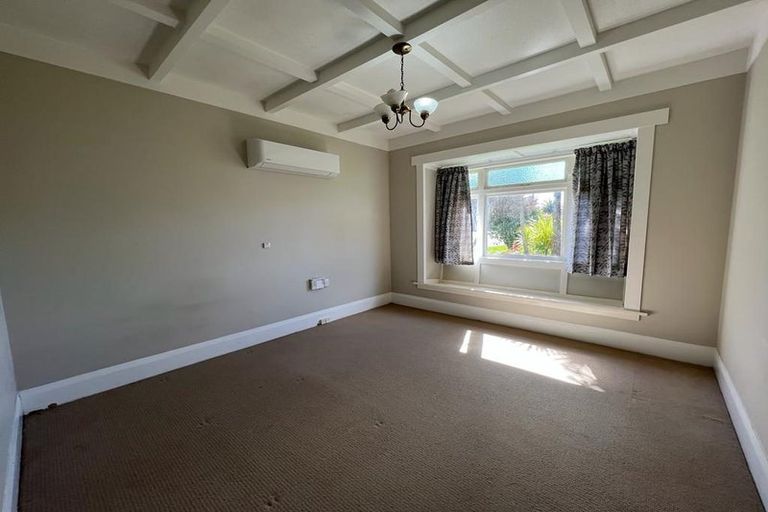 Photo of property in 19 Tirimoana Road, Te Atatu South, Auckland, 0602