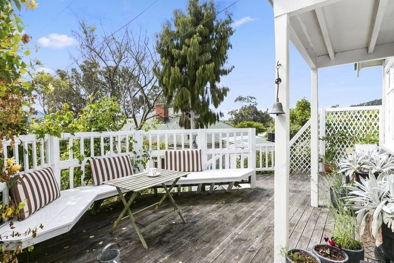 Photo of property in 27 Marine Parade, Macandrew Bay, Dunedin, 9014