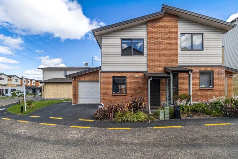 Photo of property in St Claire Village, 30/172 Mcleod Road, Te Atatu South, Auckland, 0610