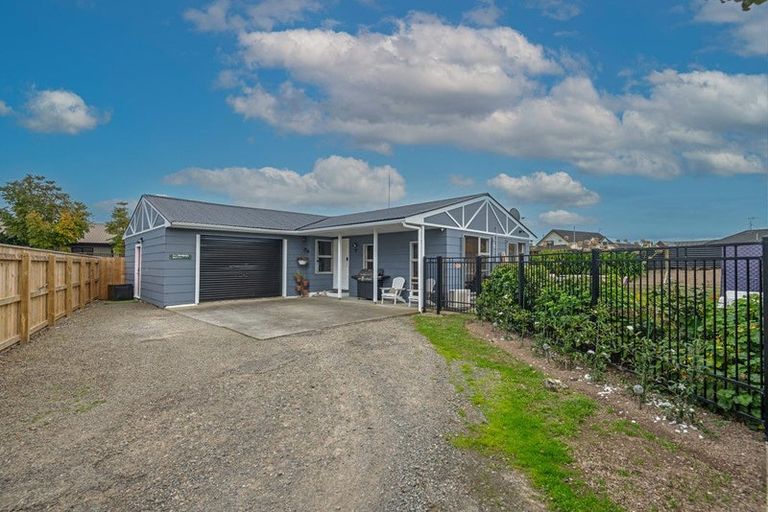 Photo of property in 24 Chadwick Place, Highbury, Palmerston North, 4412