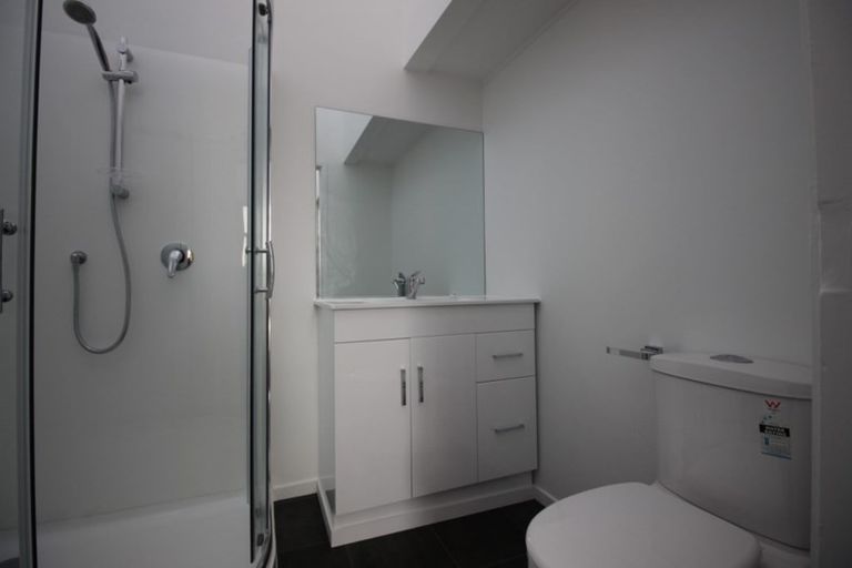 Photo of property in 1/6 Bond Crescent, Forrest Hill, Auckland, 0620