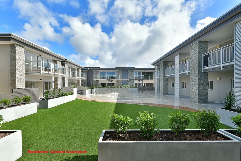 Photo of property in 305/252 Centreway Road, Orewa, 0931