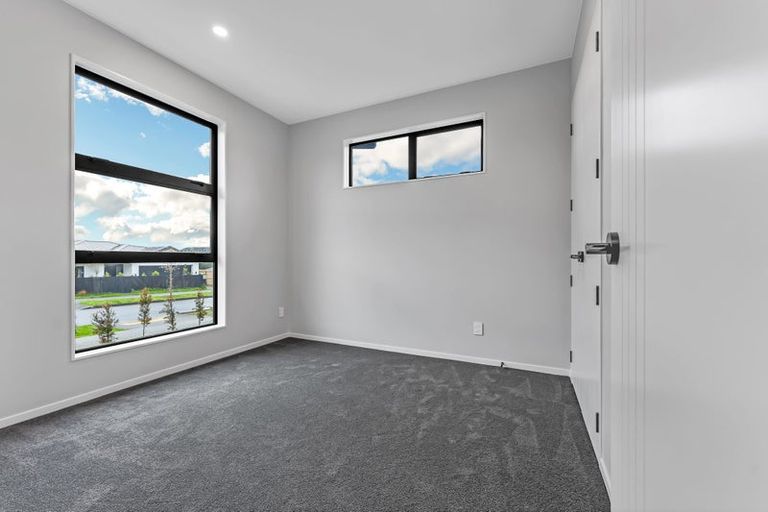 Photo of property in 24 Paihere Street, Huapai, Kumeu, 0810