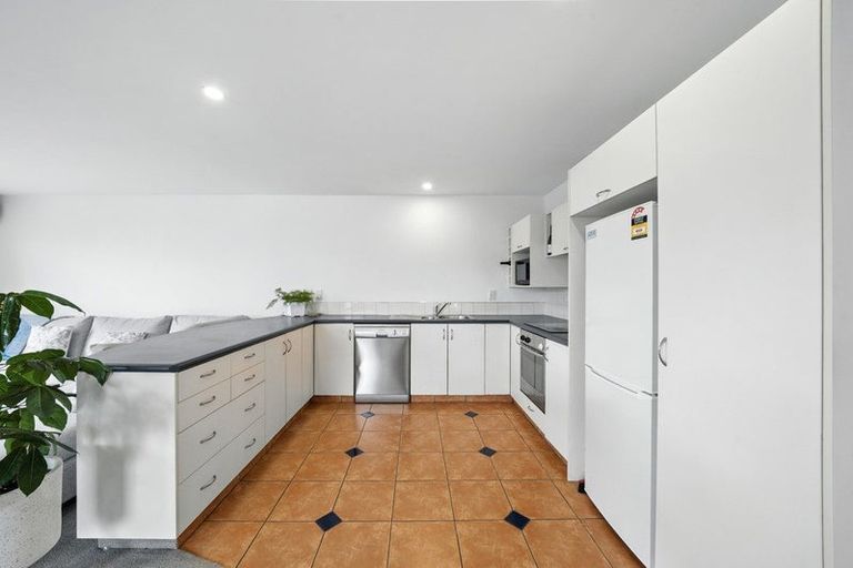 Photo of property in 43 Parade Court, Addington, Christchurch, 8024