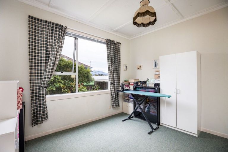 Photo of property in 7 Waimea Street, Westown, New Plymouth, 4310