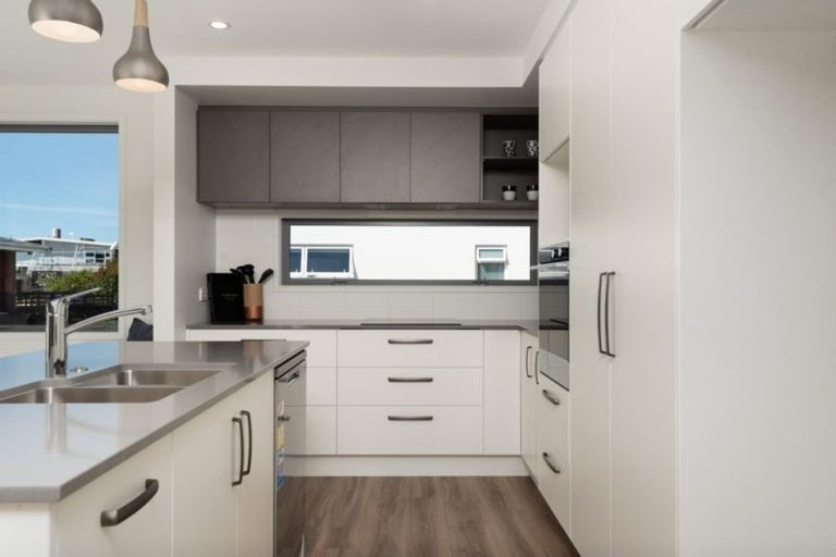 Photo of property in 2a Laing Place, Otumoetai, Tauranga, 3110