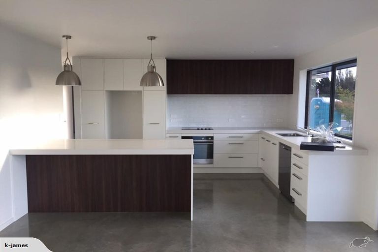 Photo of property in 1 Clifford Close, Leamington, Cambridge, 3432