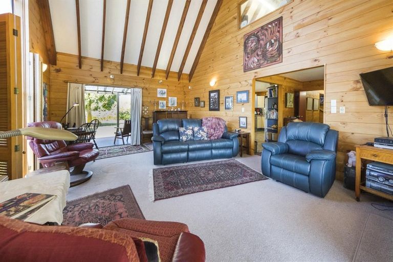 Photo of property in 9 Wanganui Road, Marton, 4710