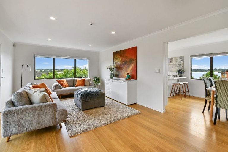 Photo of property in 7 Cumbrian Place, Conifer Grove, Takanini, 2112