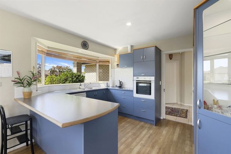 Photo of property in 6 Ross Place, Northwood, Christchurch, 8051