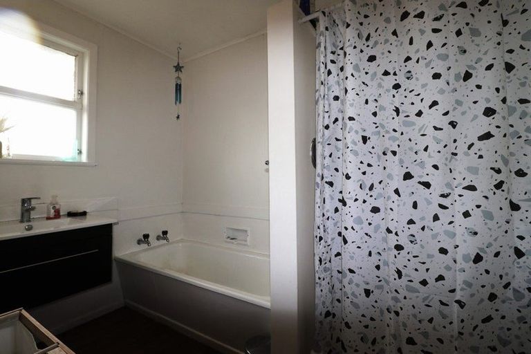 Photo of property in 44 Toi Street, Tawhero, Whanganui, 4501