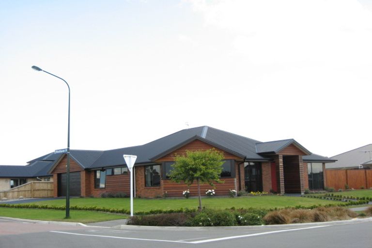 Photo of property in 2 Woodhaven Place, Parklands, Christchurch, 8083