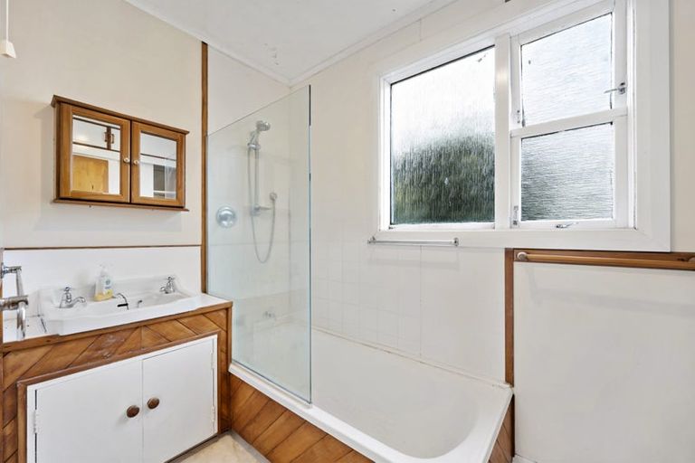 Photo of property in 27 Henry Street, Kilbirnie, Wellington, 6022