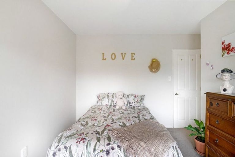 Photo of property in 14 Manahi Place, Woodend, 7610