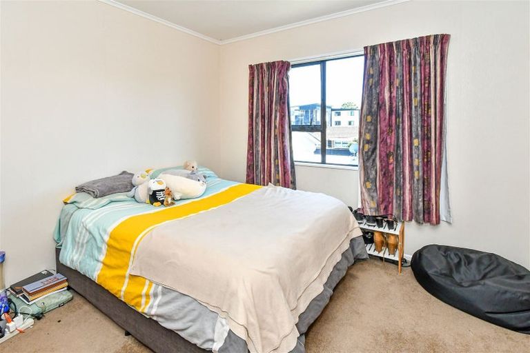 Photo of property in 1/1 Nelson Street, Papakura, 2110