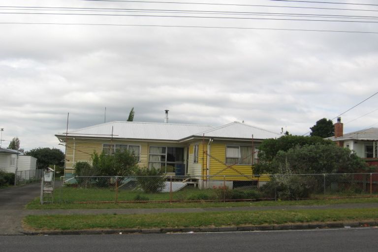 Photo of property in 13 Archibald Road, Kelston, Auckland, 0602