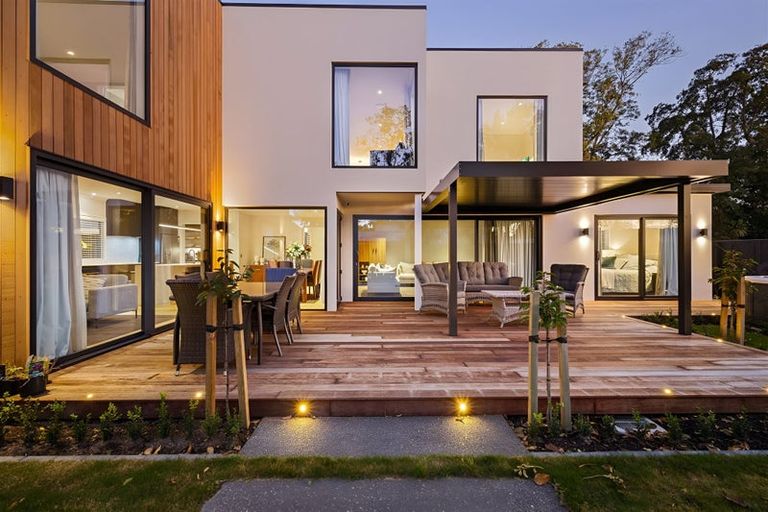 Photo of property in 30b Glandovey Road, Fendalton, Christchurch, 8052