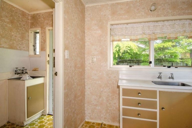 Photo of property in 1/14 Battle Place, Glenfield, Auckland, 0629